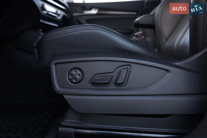 Позашляховик / Кросовер Audi Q5 2018 в Луцьку