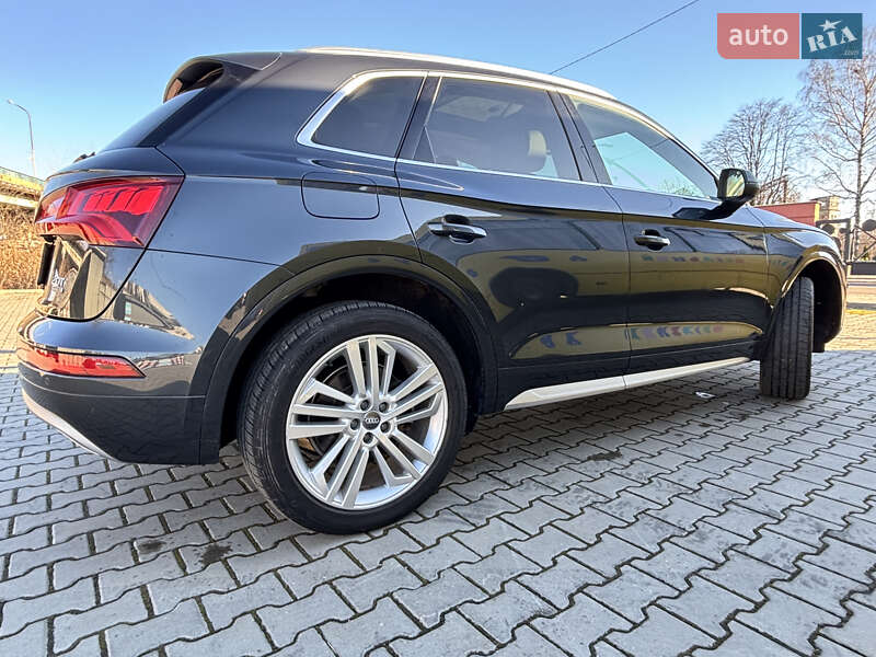 Внедорожник / Кроссовер Audi Q5 2017 в Дрогобыче