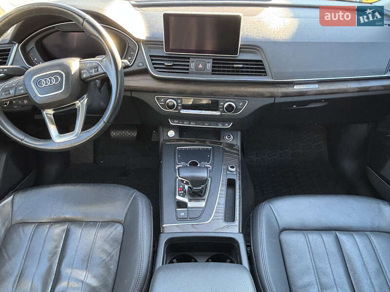 Внедорожник / Кроссовер Audi Q5 2017 в Дрогобыче