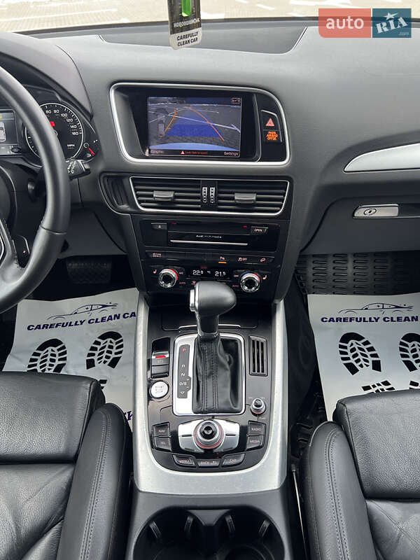 Позашляховик / Кросовер Audi Q5 2017 в Нововолинську