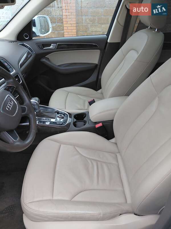 Внедорожник / Кроссовер Audi Q5 2012 в Золочеве