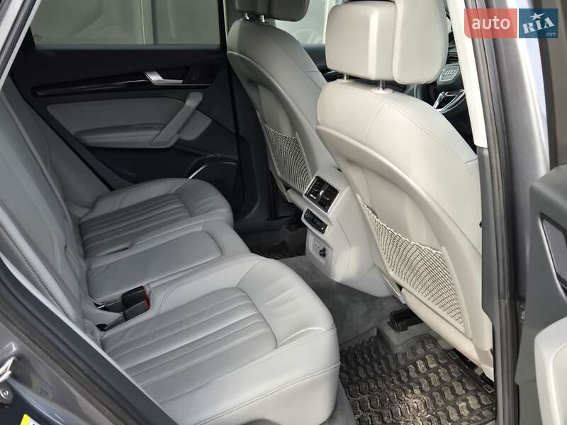 Внедорожник / Кроссовер Audi Q5 2019 в Киеве