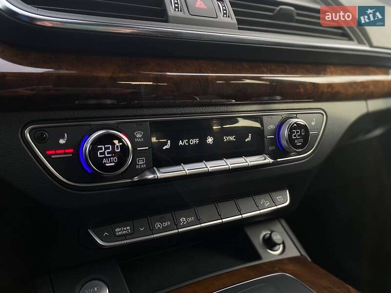 Позашляховик / Кросовер Audi Q5 2018 в Києві