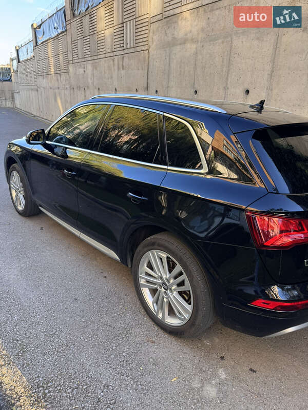 Позашляховик / Кросовер Audi Q5 2018 в Одесі