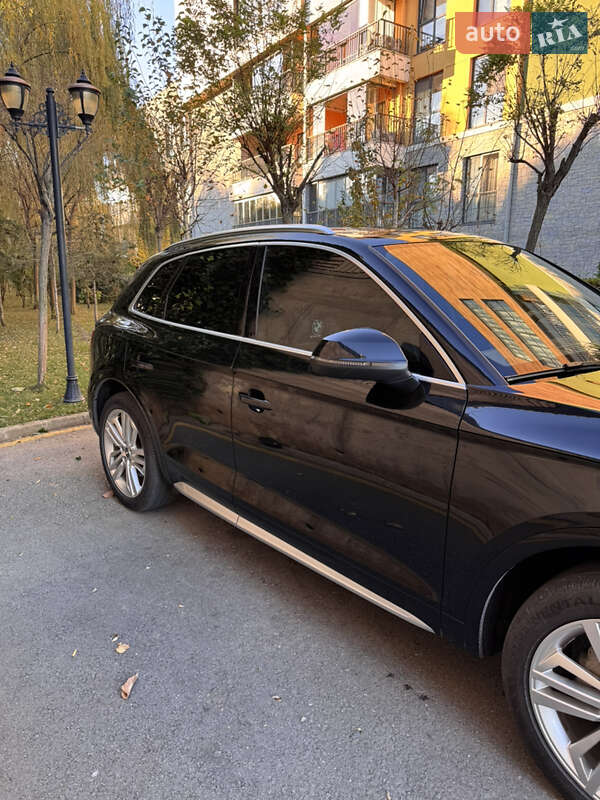 Позашляховик / Кросовер Audi Q5 2018 в Одесі