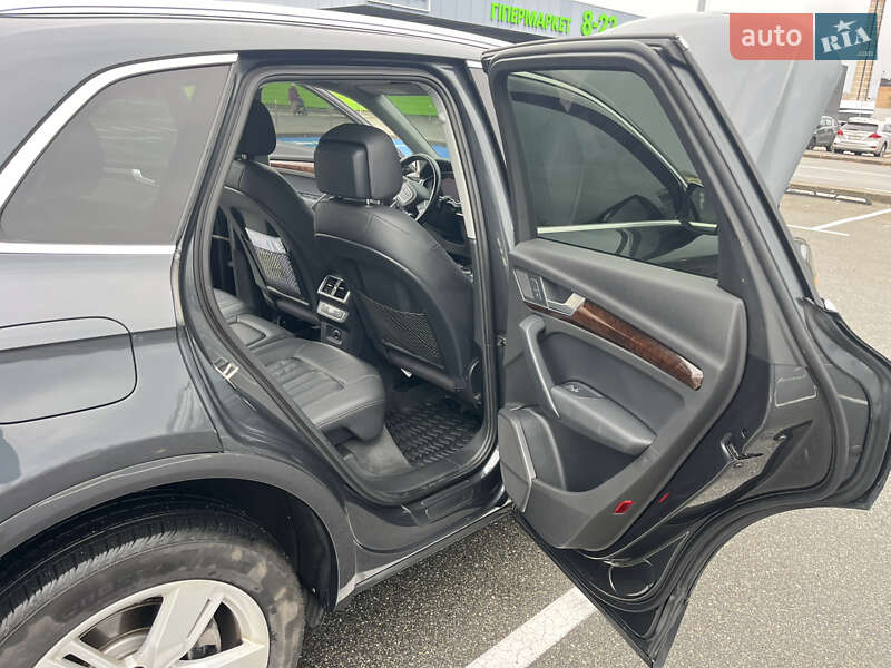 Внедорожник / Кроссовер Audi Q5 2017 в Киеве