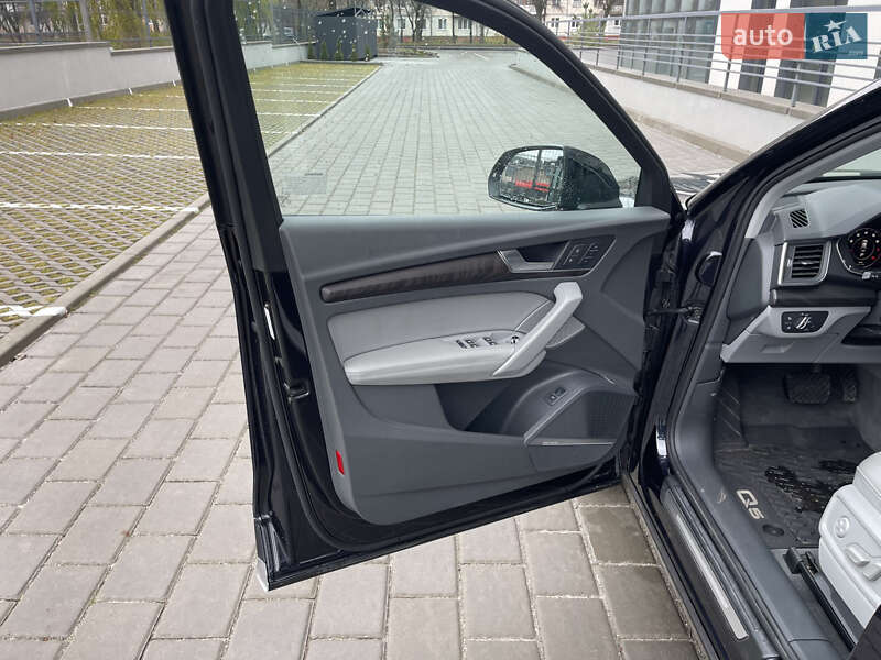 Внедорожник / Кроссовер Audi Q5 2019 в Ровно