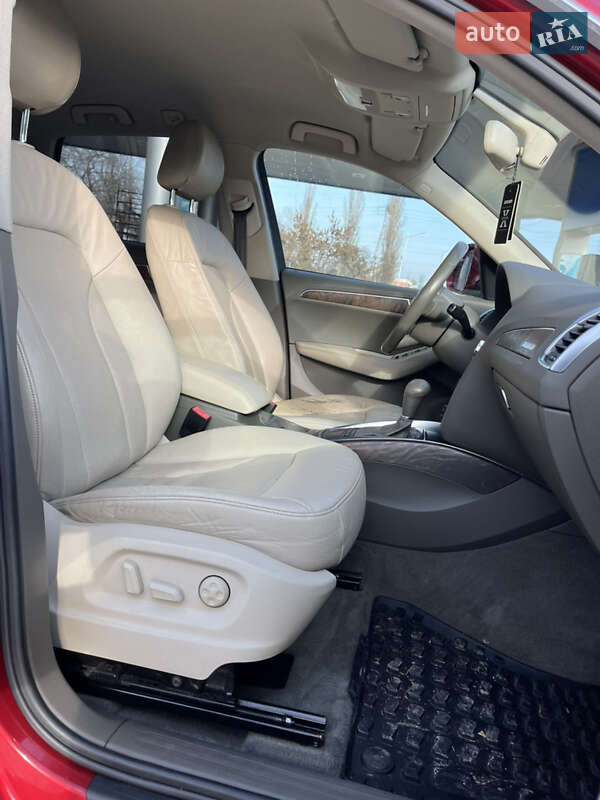 Внедорожник / Кроссовер Audi Q5 2010 в Николаеве