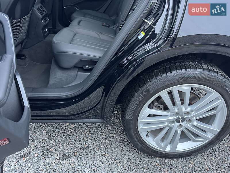 Внедорожник / Кроссовер Audi Q5 2019 в Тернополе