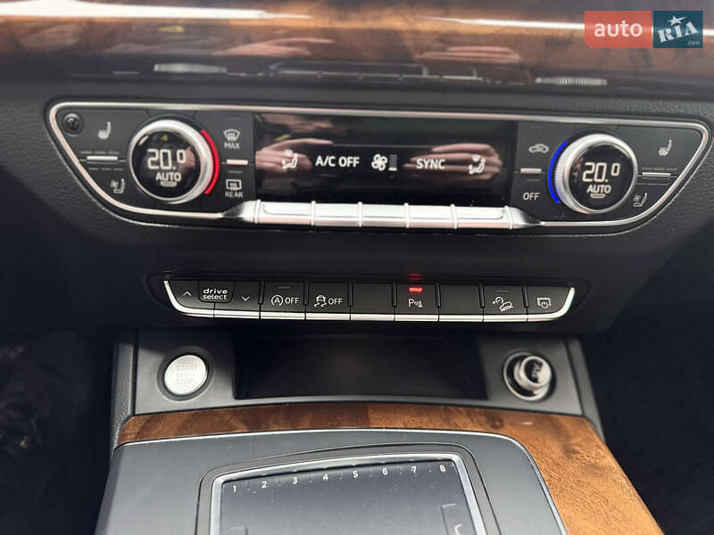 Внедорожник / Кроссовер Audi Q5 2017 в Самборе