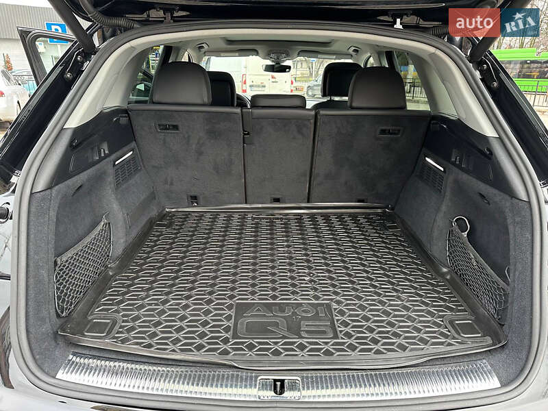 Внедорожник / Кроссовер Audi Q5 2019 в Житомире