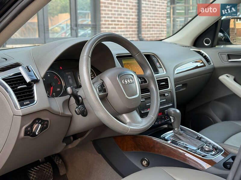 Позашляховик / Кросовер Audi Q5 2010 в Тернополі фото 15 Позашляховик / Кросовер Audi Q5 2010 в Тернополі
