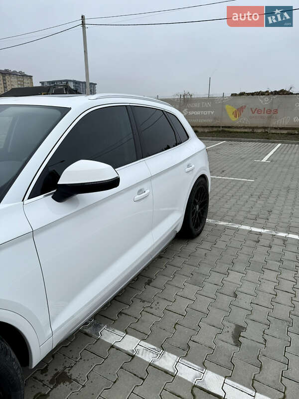 Внедорожник / Кроссовер Audi Q5 2018 в Ивано-Франковске