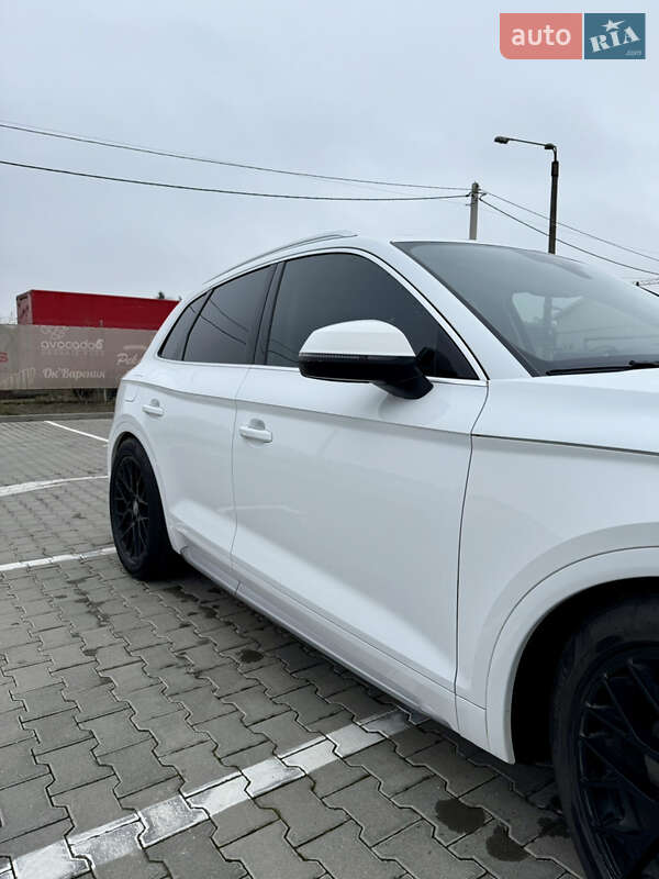 Внедорожник / Кроссовер Audi Q5 2018 в Ивано-Франковске