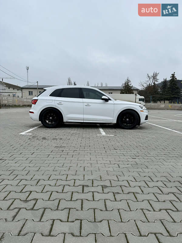 Внедорожник / Кроссовер Audi Q5 2018 в Ивано-Франковске