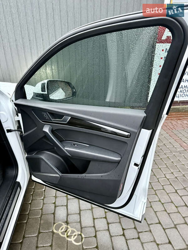 Внедорожник / Кроссовер Audi Q5 2018 в Ивано-Франковске