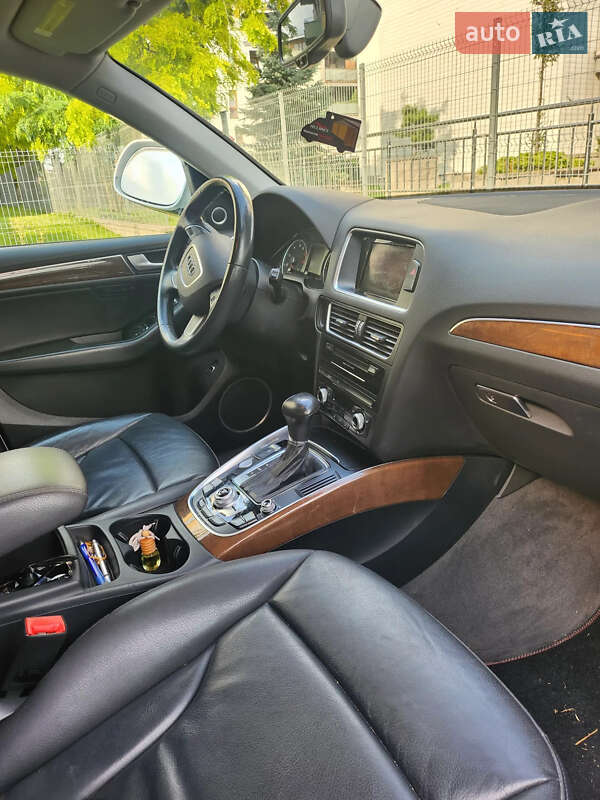 Позашляховик / Кросовер Audi Q5 2016 в Києві