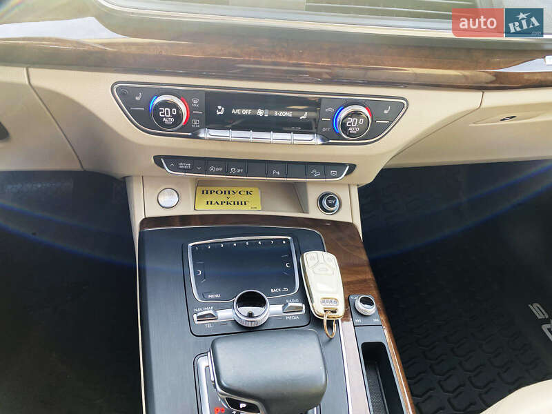 Внедорожник / Кроссовер Audi Q5 2017 в Одессе