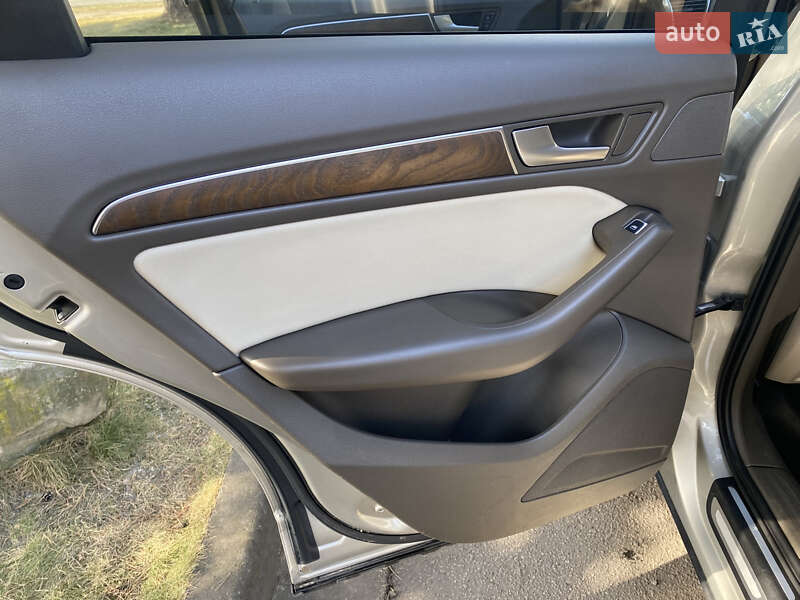 Позашляховик / Кросовер Audi Q5 2012 в Івано-Франківську