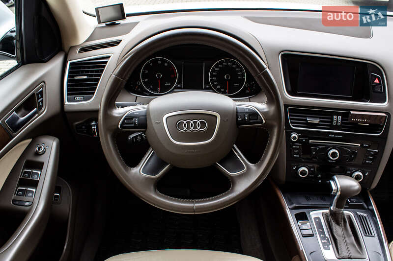 Позашляховик / Кросовер Audi Q5 2016 в Львові