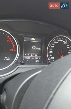 Внедорожник / Кроссовер Audi Q5 2011 в Черновцах