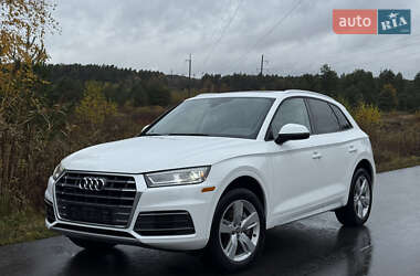 Внедорожник / Кроссовер Audi Q5 2018 в Новояворовске