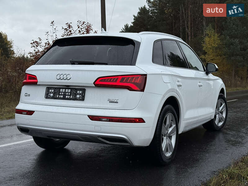 Позашляховик / Кросовер Audi Q5 2018 в Новояворівську