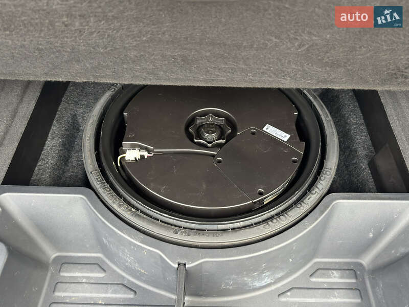 Позашляховик / Кросовер Audi Q5 2015 в Києві