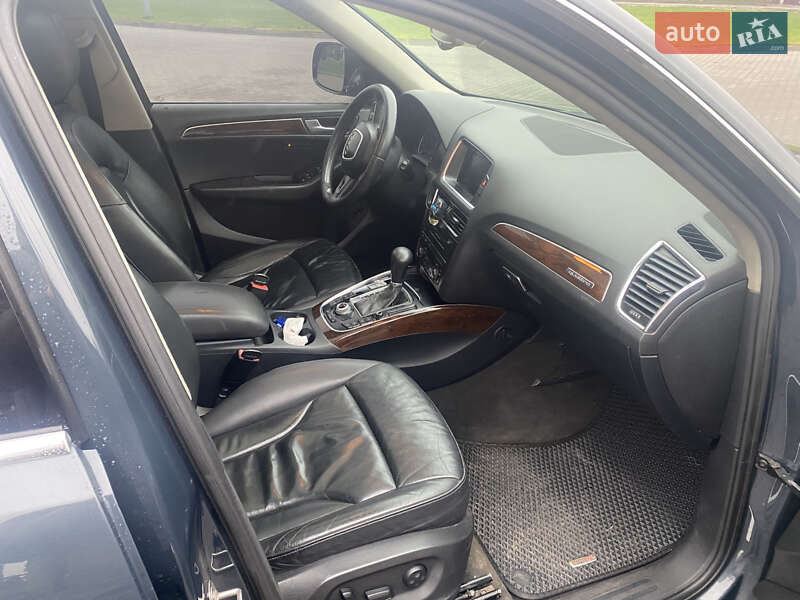 Внедорожник / Кроссовер Audi Q5 2011 в Житомире