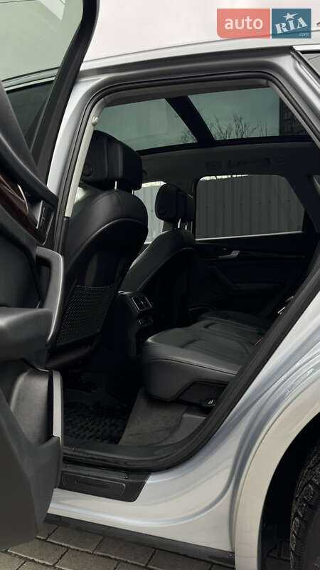 Внедорожник / Кроссовер Audi Q5 2018 в Киеве