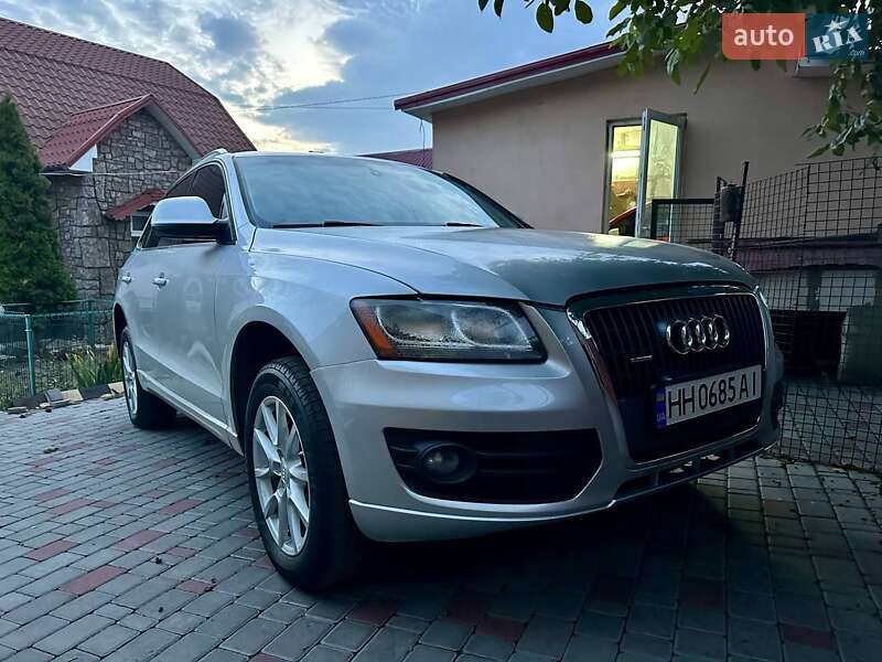 Внедорожник / Кроссовер Audi Q5 2011 в Одессе