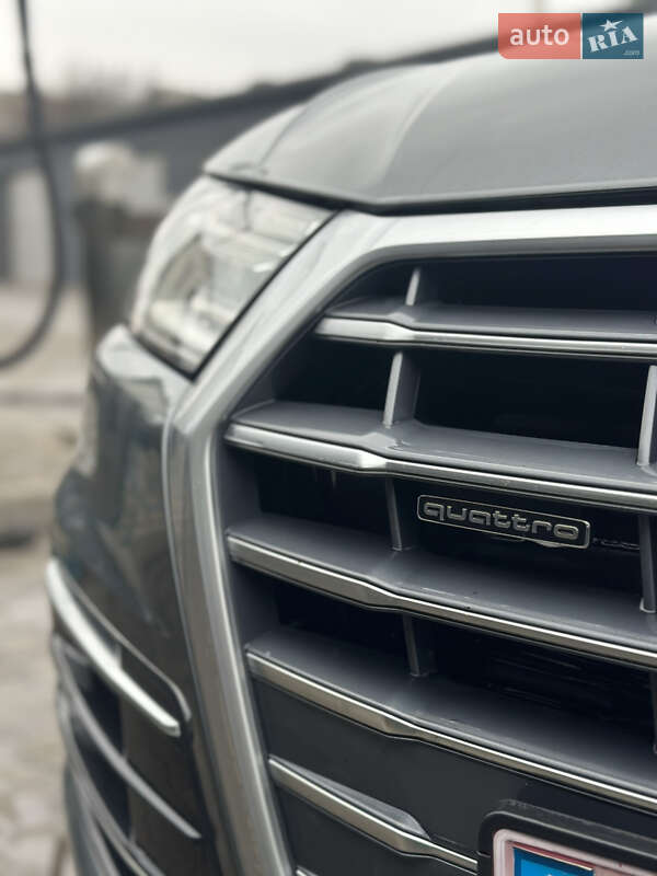 Внедорожник / Кроссовер Audi Q5 2018 в Шептицькому