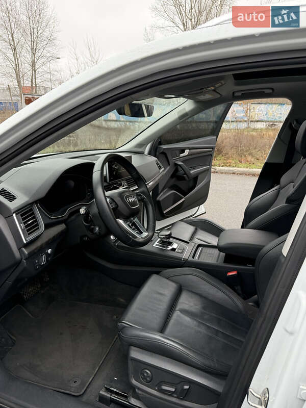 Внедорожник / Кроссовер Audi Q5 2020 в Киеве