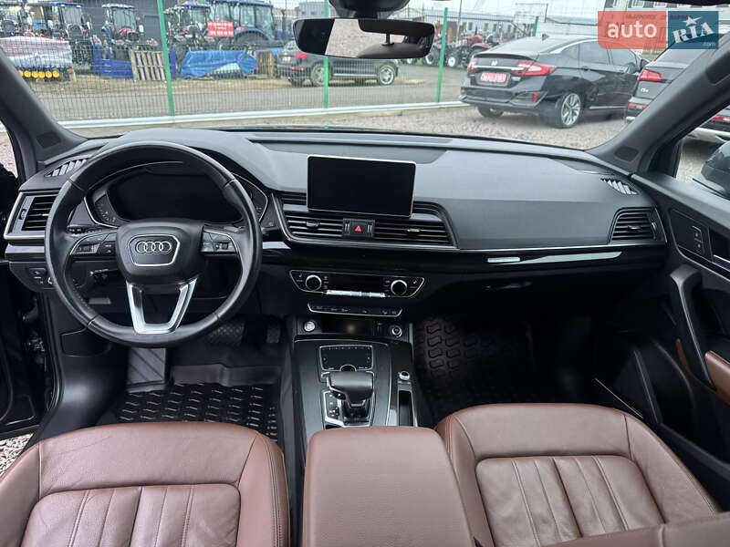 Позашляховик / Кросовер Audi Q5 2018 в Луцьку