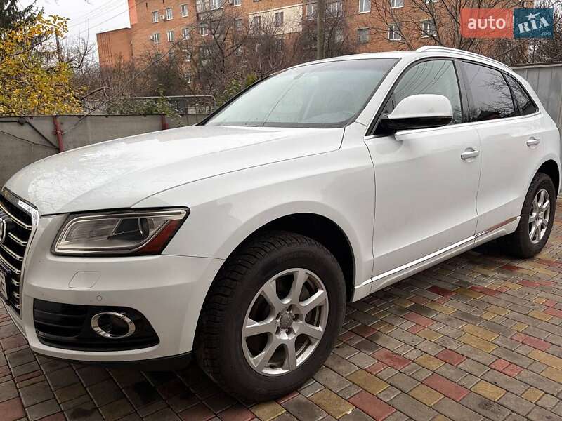 Внедорожник / Кроссовер Audi Q5 2015 в Карловке