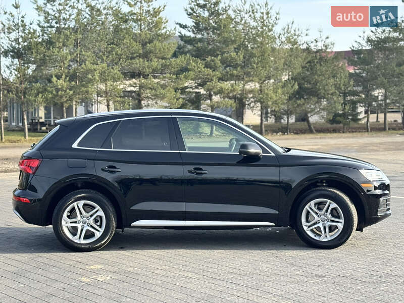 Внедорожник / Кроссовер Audi Q5 2019 в Львове