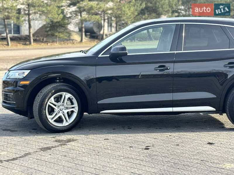 Внедорожник / Кроссовер Audi Q5 2019 в Львове