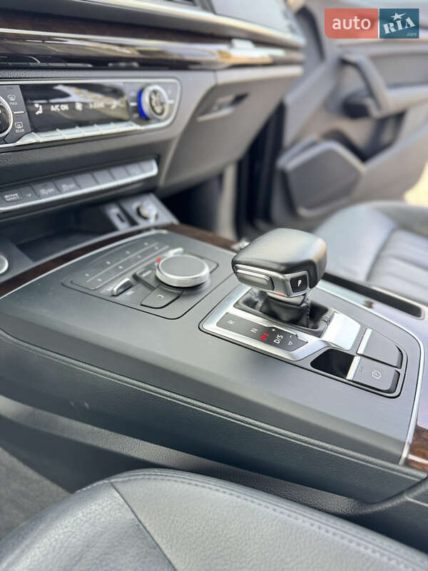 Внедорожник / Кроссовер Audi Q5 2019 в Львове