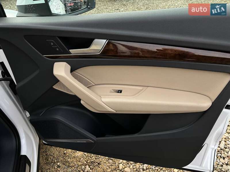 Позашляховик / Кросовер Audi Q5 2017 в Стрию