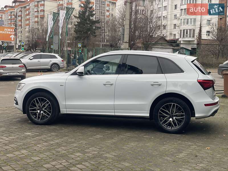 Позашляховик / Кросовер Audi Q5 2016 в Чернівцях