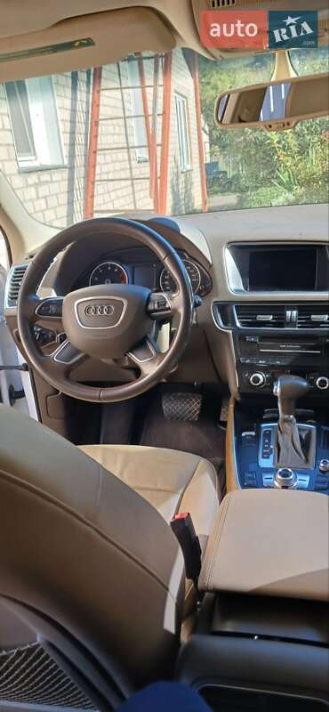 Внедорожник / Кроссовер Audi Q5 2012 в Млинове