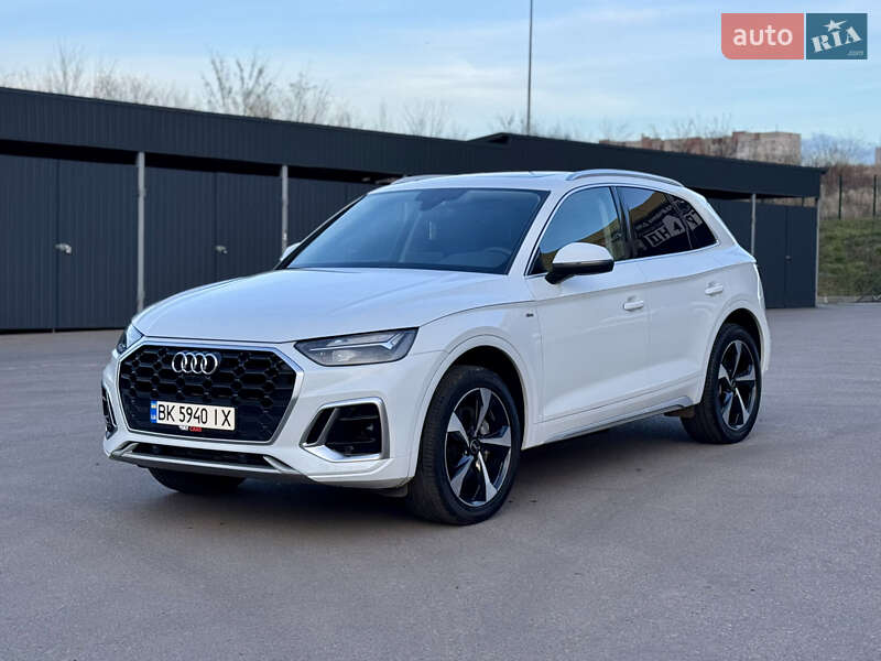Внедорожник / Кроссовер Audi Q5 2023 в Ровно