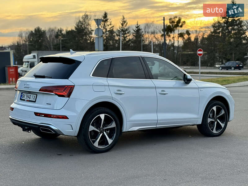 Внедорожник / Кроссовер Audi Q5 2023 в Ровно