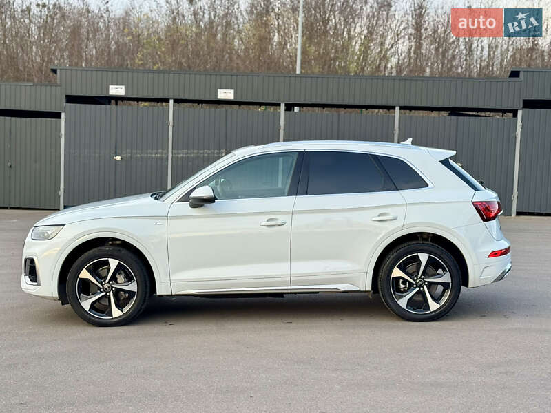 Внедорожник / Кроссовер Audi Q5 2023 в Ровно