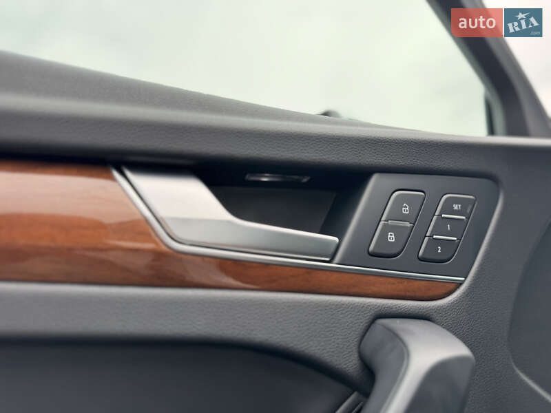 Внедорожник / Кроссовер Audi Q5 2023 в Ровно