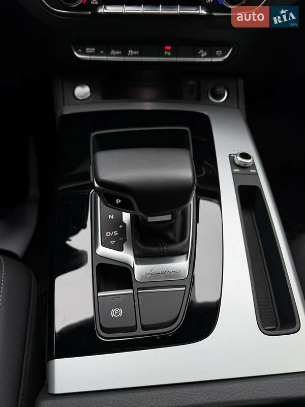 Внедорожник / Кроссовер Audi Q5 2022 в Тернополе