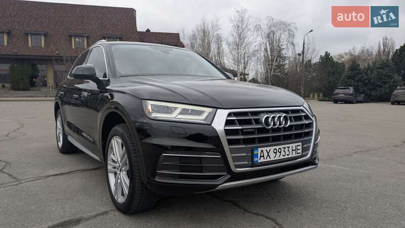 Внедорожник / Кроссовер Audi Q5 2018 в Ахтырке