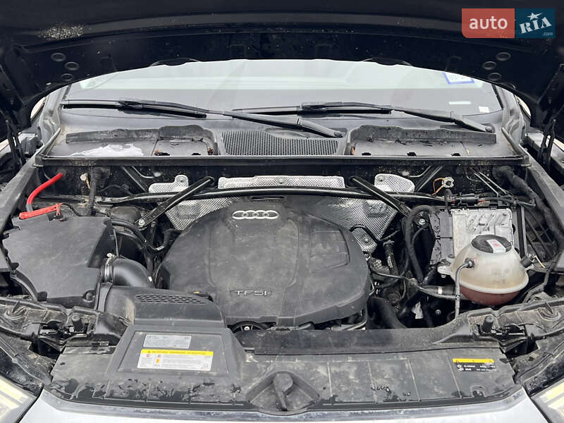 Внедорожник / Кроссовер Audi Q5 2017 в Остроге