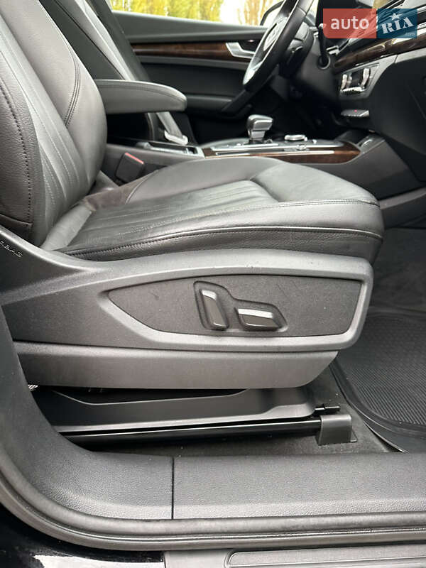 Внедорожник / Кроссовер Audi Q5 2019 в Киеве