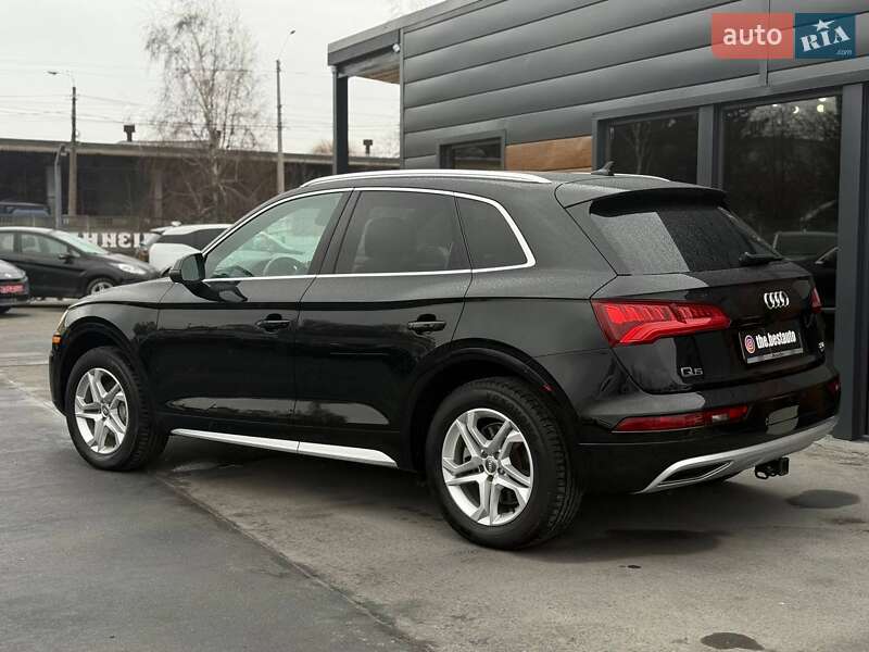 Внедорожник / Кроссовер Audi Q5 2018 в Ровно